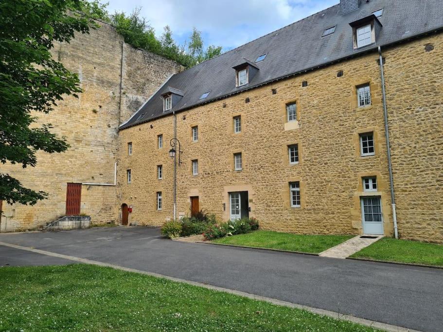 Aux Remparts Du Chateau Sedan Bagian luar foto